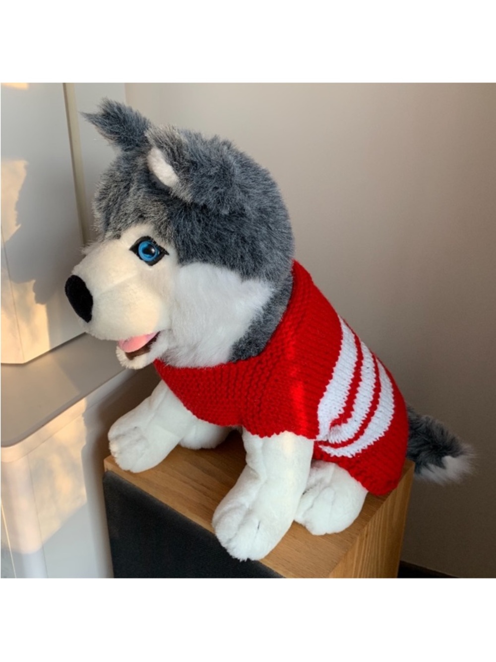 NWT Knit Dog Sweater Handmade Red White Size Medium
